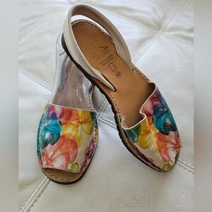 Women's Leather Floral Multicolor Slip On Sandal 40